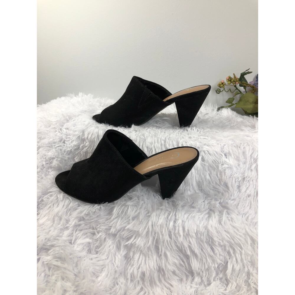 Cest. 1946 Women’s Black Suede Mule Sandals Cone Heel 3” Size 7 Peep Toe Slip on